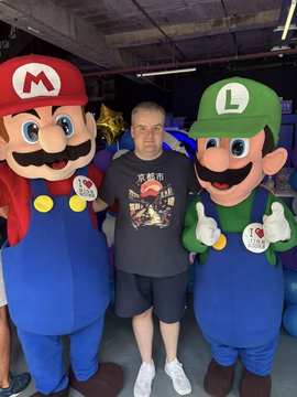 TomWatkins25's tweet photo. Hi there! My name is Tom Watkins. I’m a big Nintendo/Sega nerd and an all round loveable geek. Welcome to my Twitter page! Hope you enjoy your stay! #supermario #sonicthehedgehog #nintendo #sega https://t.co/6NcXMPVfP1