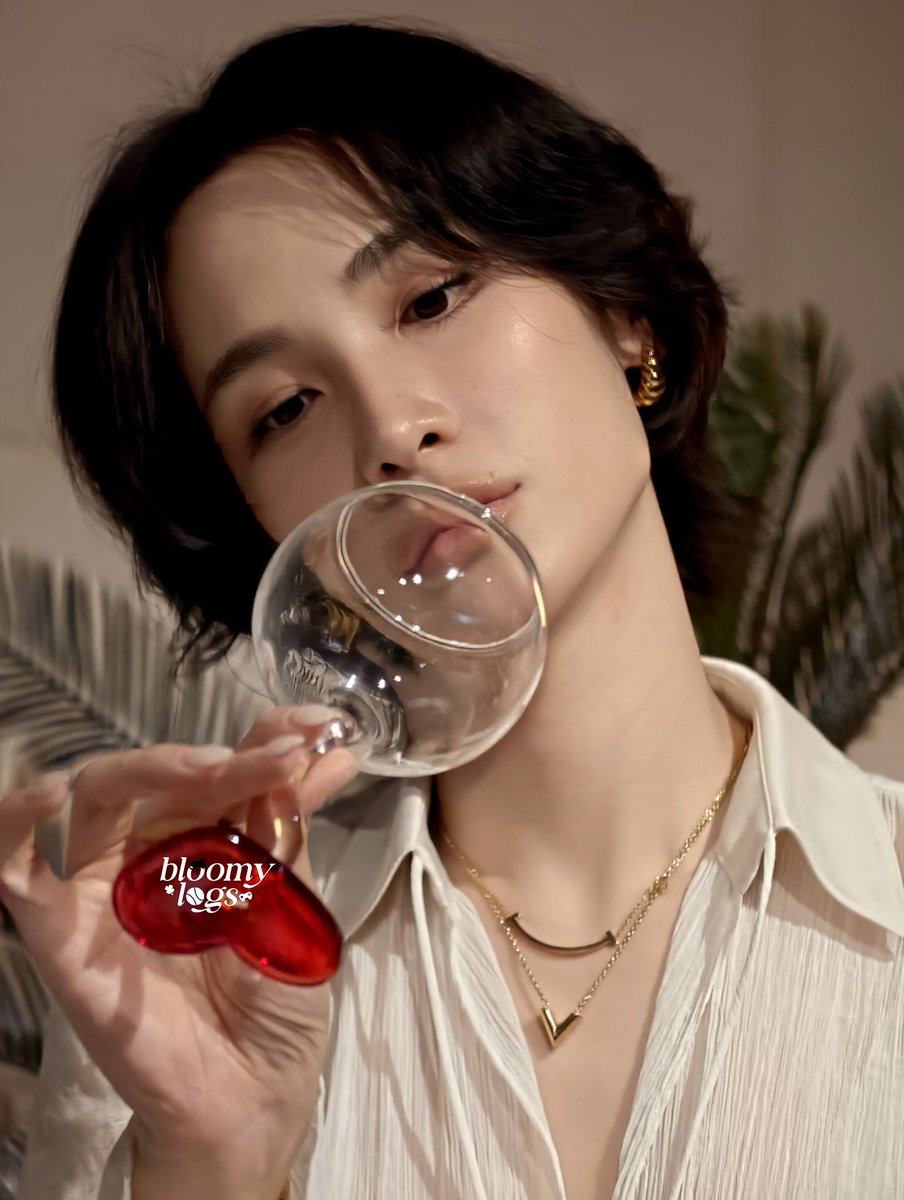 𝙗𝙡𝙤𝙤𝙢𝙮𝙡𝙤𝙜𝙨 tweet media
