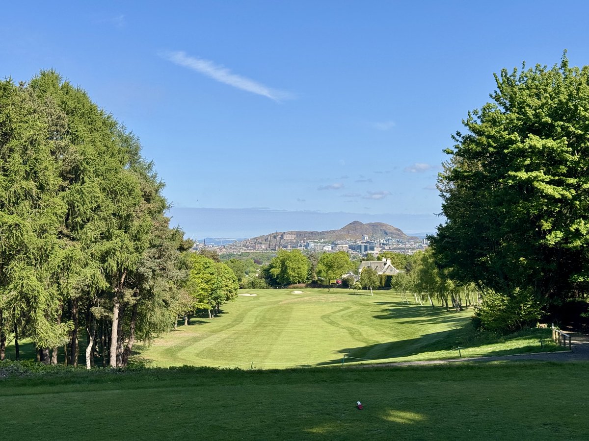 MurrayfieldGC's tweet photo. Not many golf courses can match this backdrop. ⛳️

Murrayfield looking spectacular with views across Edinburgh on a beautiful day. #edinburgh #golfviews #golf https://t.co/Q2bcrDMMk9