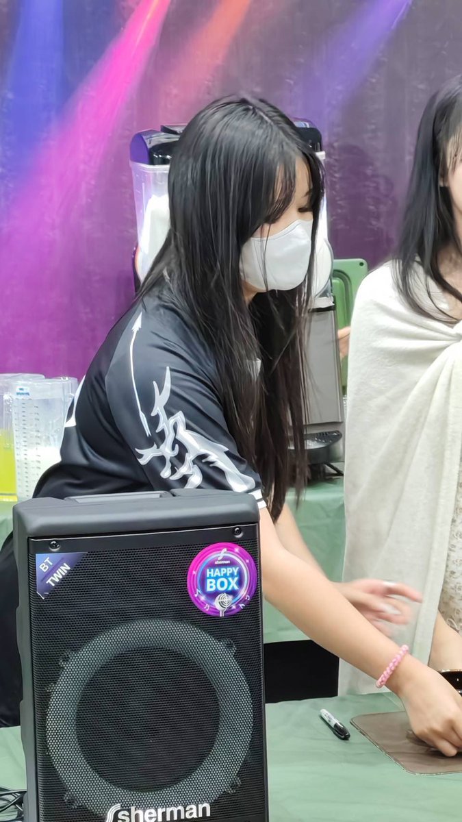 pim_werthnps's tweet photo. พี่AR เอิ้ดเท่และน่ารักที่สุดในโลกเลยค้าบ🌎😎🥺😍 #Earthnps #Earthnapason #littleE #BNK48CGM48OnCloud9Festival https://t.co/apf6YkrN1U