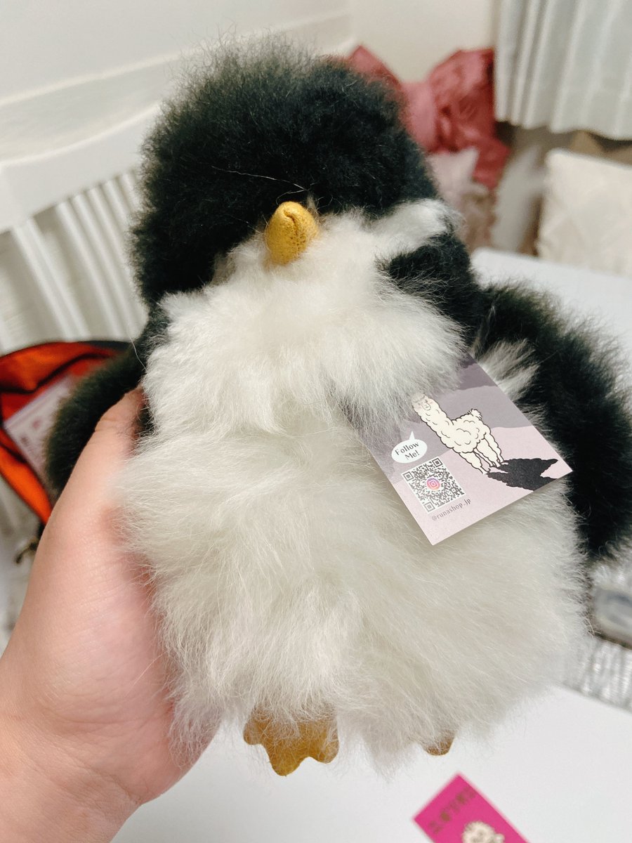 アルパカの毛を使ったものすごいふわふわなペンギンのぬいぐるみ