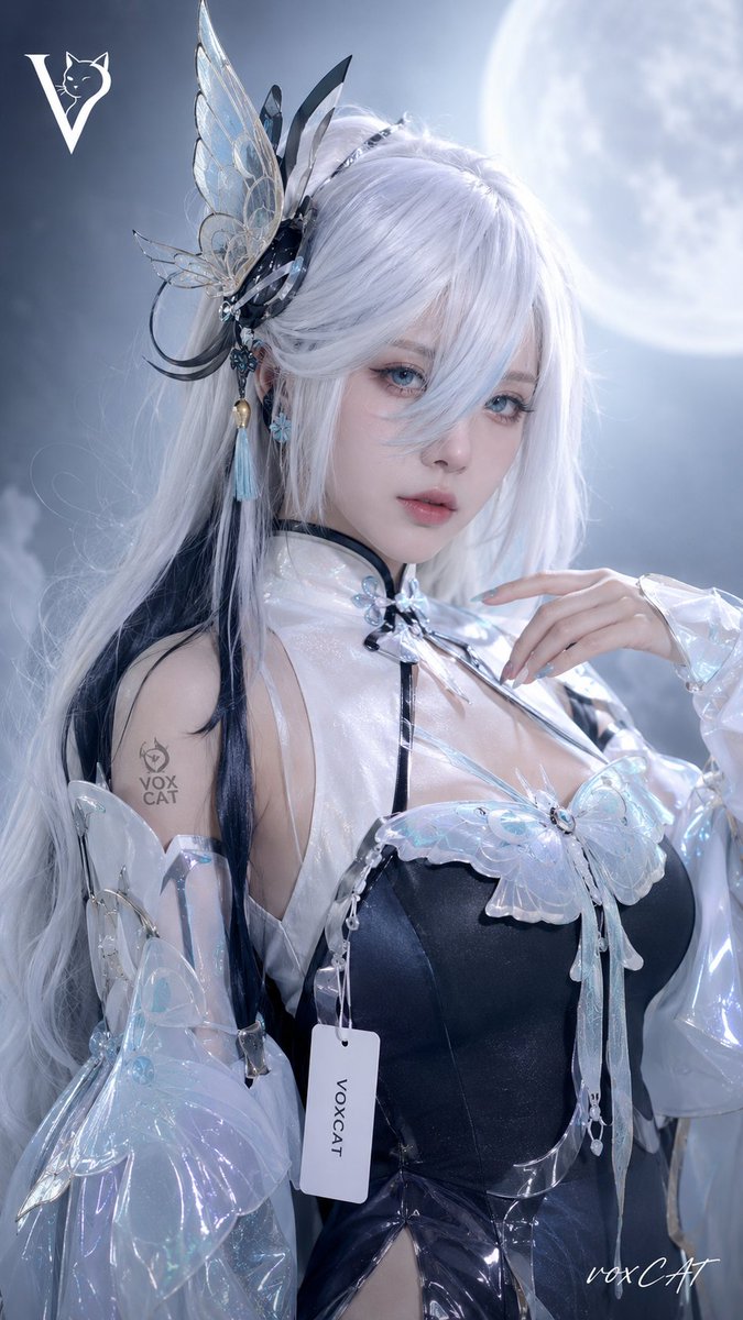 Real-life cosplay × insect inspiration × glossy Y2K jelly fashion ...