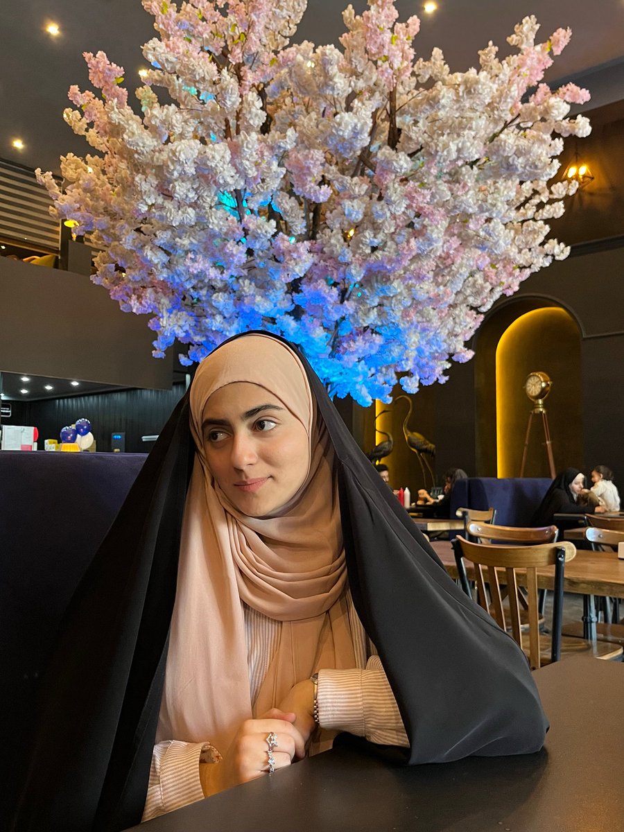 Zeynab🎒 tweet media