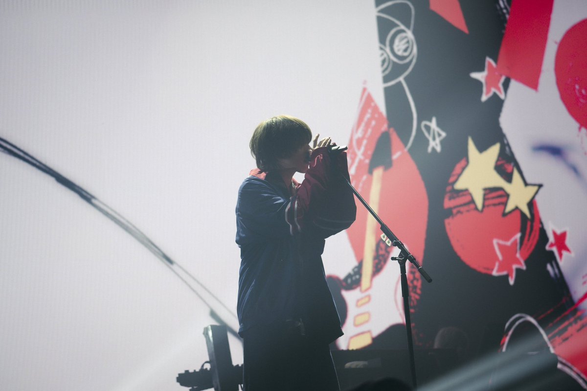 ddicool's tweet photo. 하..
갑자기 앵콜시작돼서
심장
떨어졋던 그 기분.
다시느끼고시프네 https://t.co/EluMk9CiaE