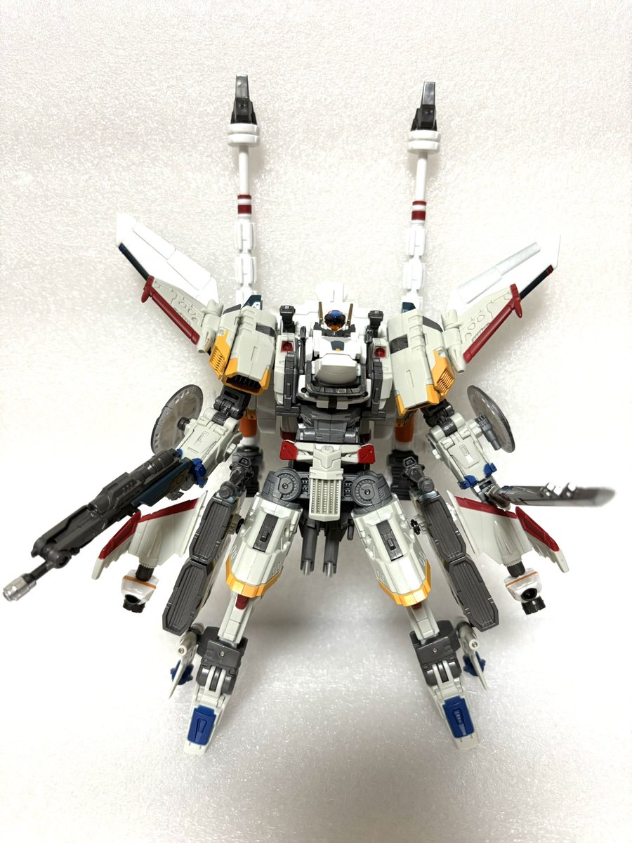 GunnerMicro's tweet photo. マシンモードに変形！

#ダイアクロンコンペX https://t.co/yd5JhnPdzu