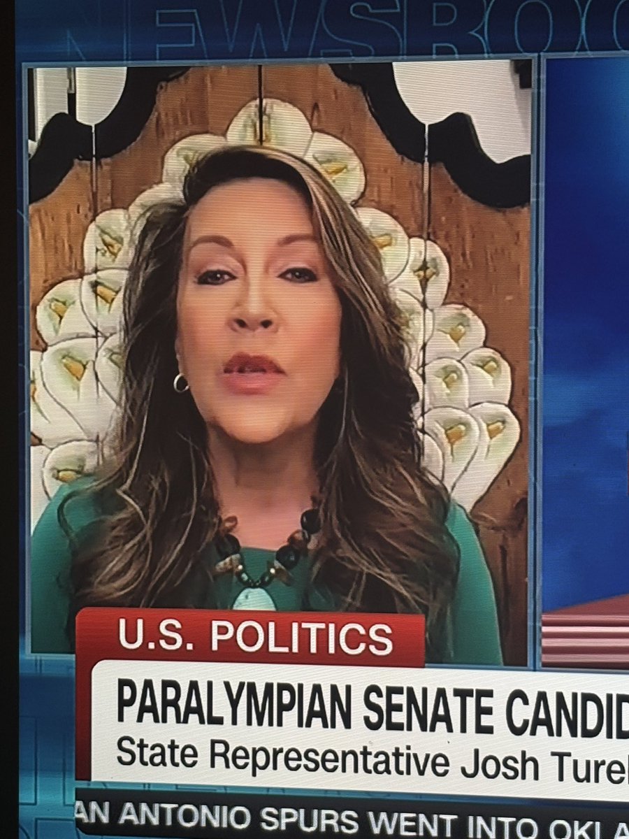 marcmurd's tweet photo. @MariaTCardona Best chair/back drop on CNN! Very Frida Kahlo? https://t.co/7mfni980zF