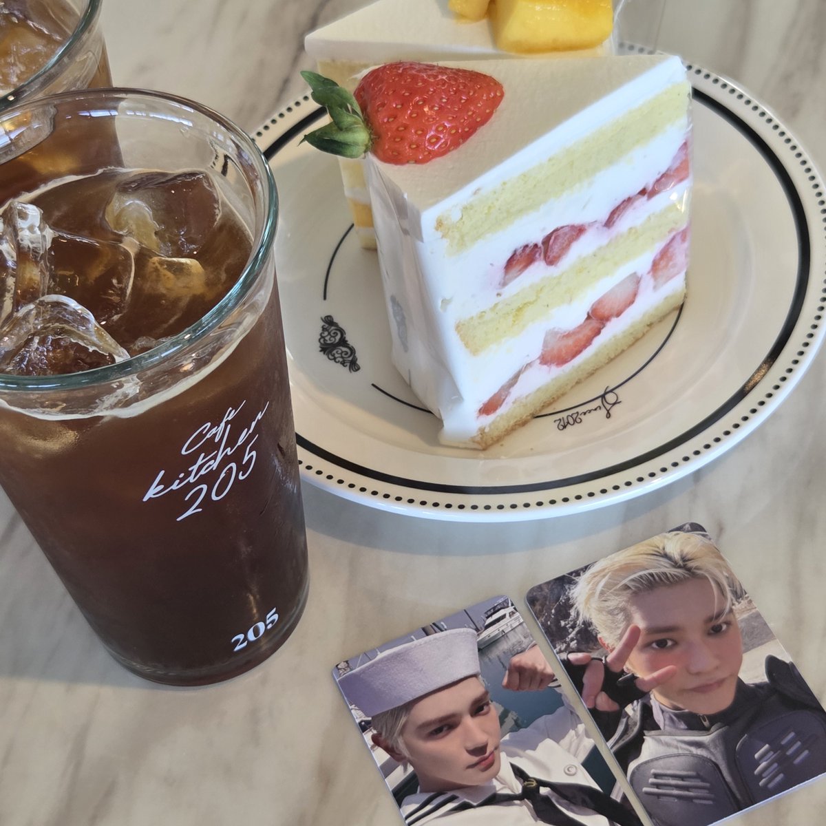 mar_kolada's tweet photo. 현생 요즘 글리치모드라 넘 힘들었다..
쥬얼 버전 특전 진짜 넘 고능해서 데리고옴🥹
와일드 1위 축하행🫶🫶 오랜만에 힐링처하마ㅏㅏ https://t.co/opmJENUKbA
