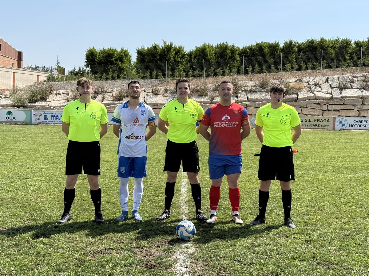 CDSarinena's tweet photo. ⏱️1' | 0-0 | ¡𝗖𝗼𝗺𝗶𝗲𝗻𝘇𝗮 𝗲𝗹 𝗽𝗮𝗿𝘁𝗶𝗱𝗼!

#BelverSariñena || #AupaSari 🔵⚪️ https://t.co/UIS4bOTfF2