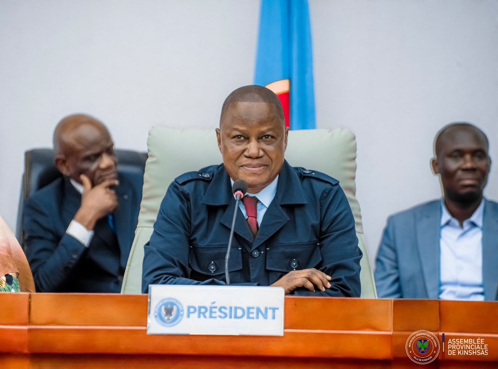 levimbuta's tweet photo. 🇨🇩 Ma conception du leadership repose sur trois valeurs : l’écoute, la sagesse et l’action.

Je crois qu’un responsable public doit garder son calme dans les moments difficiles, privilégier le dialogue et travailler sans relâche pour répondre aux attentes de la population.

C’est avec cet esprit que je continue à porter les préoccupations des Kinoises et des Kinois auprès des institutions concernées, afin que les projets attendus deviennent une réalité.

Je demeure engagé, déterminé et résolument 
tourné vers le développement de notre ville.

🔵 Lévi Mbuta Sangupamba