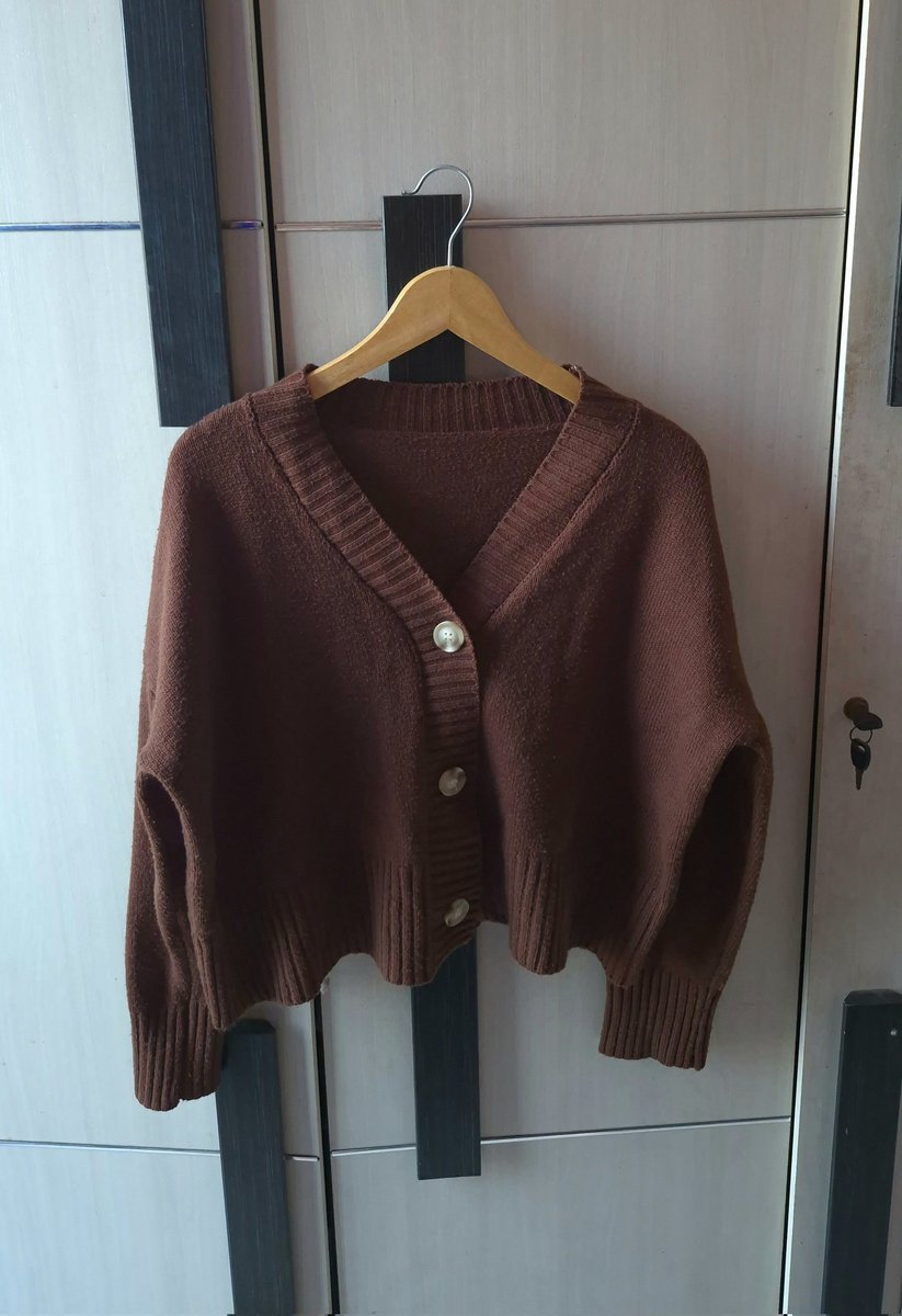 bymaeefitz9's tweet photo. @WichiZie *cardigan knit rajut coklat mahogany*
(adem, tidak gremet) 
💰45k (bisa oren) harga inc adm 
📍dom sidoarjo,jatim https://t.co/aF7lMVtWH7