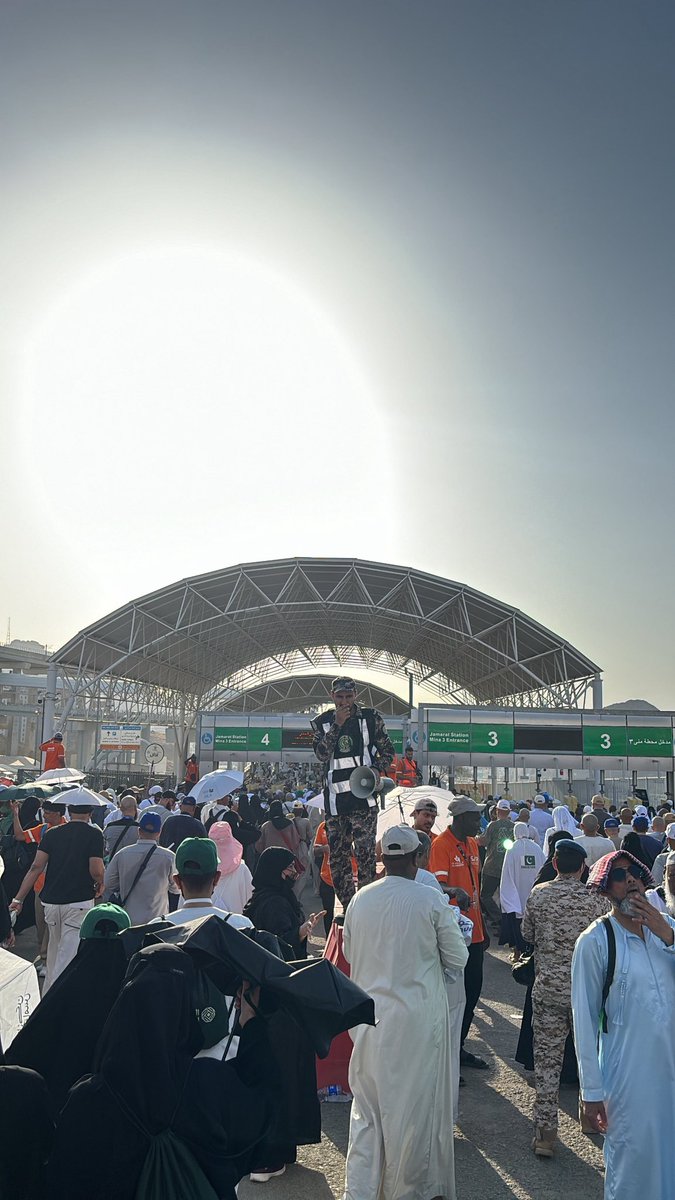 mera200101's tweet photo. ﴿وَآخِرُ دَعْوَاهُمْ أَنِ الْحَمْدُ لِلَّهِ رَبِّ الْعَالَمِينَ﴾

هنا صناديق الأمنيات أُغلقت وعند الله إجابتها
اللهم هذا الجهد وعليك التكلان ولا حول ولا قوة لنا إلا بك
اللهم اجعل حجّنا مبرورًا وسعينا مشكورًا وذنبنا مغفورً🤍 https://t.co/GGAmlRcbpI