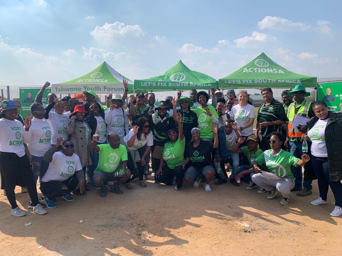 HluphiGafane's tweet photo. 📍Tshwane Olievenhoutbosch Ward 106: Ne rele ko strateng izolo! #5moreyears #MogomaTšhemong 🫡💚 https://t.co/INiag7lTgB
