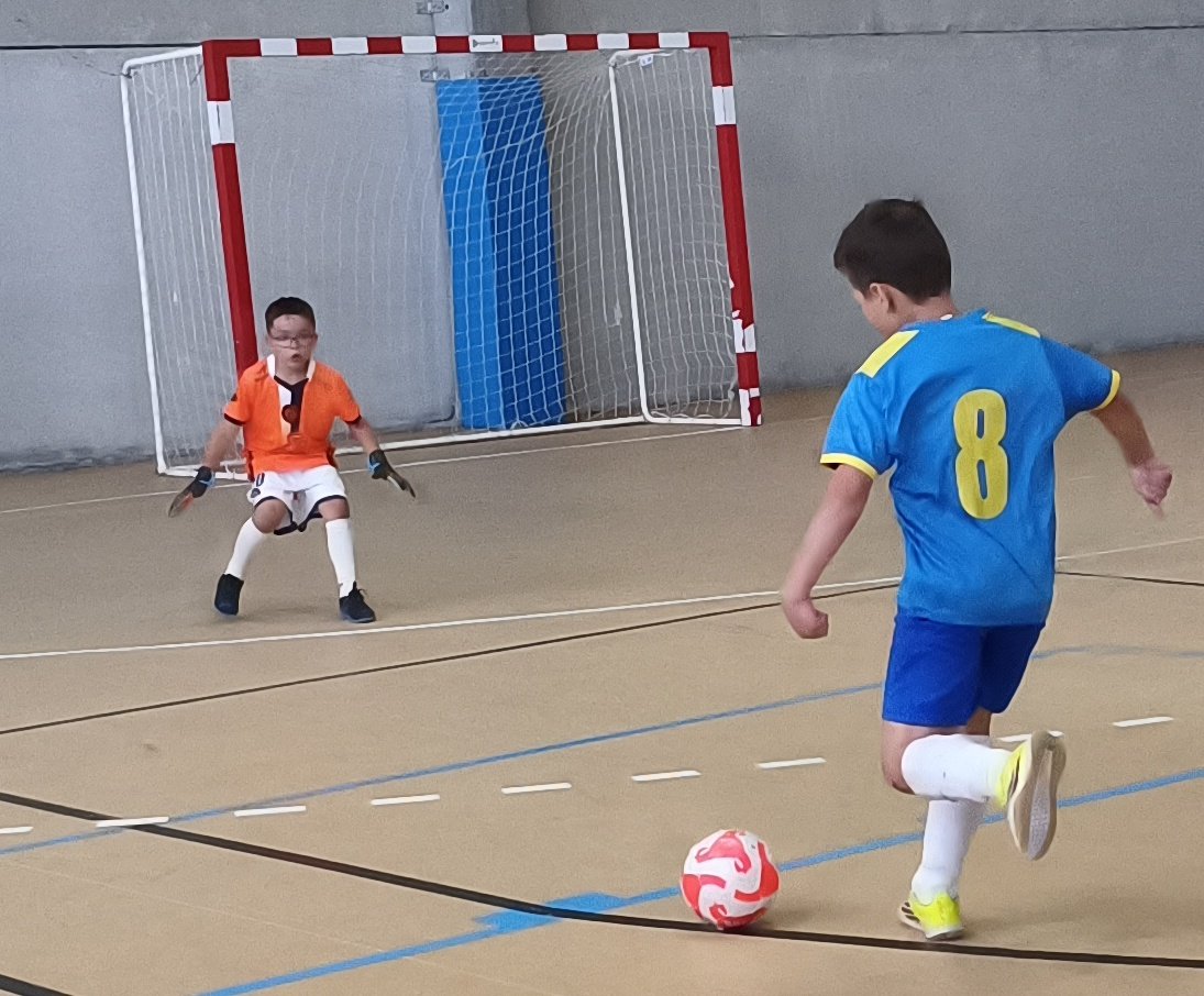 Asafusa's tweet photo. FUTBOL SALA PREBENJAMÍN
COPA B. Resultados.

SEMIFINAL 1
Futsal Castellanos 1–4 Maristas

SEMIFINAL 2
UD Villares 0–1 III Columnas Textiles B

TERCER Y CUARTO PUESTO
Futsal Castellanos 0-3 UD Villares

FINAL
Maristas 0-0 III Columnas Textiles B.
* A penaltus ganador III Columbas https://t.co/cSiYMWSsxe