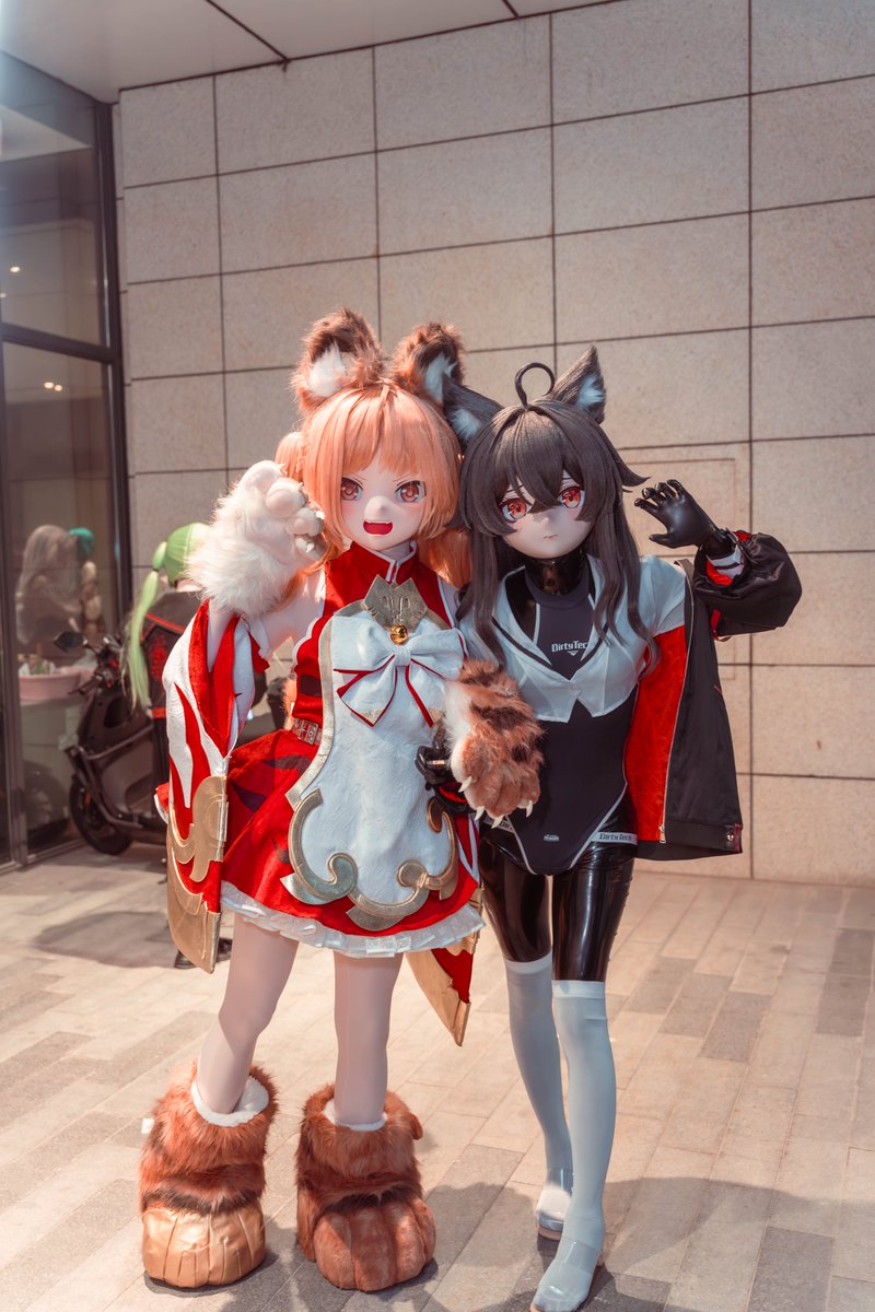 xff9800's tweet photo. 贴到可爱宝了😻 @chengzi__juzi https://t.co/AgJHvL2WXa