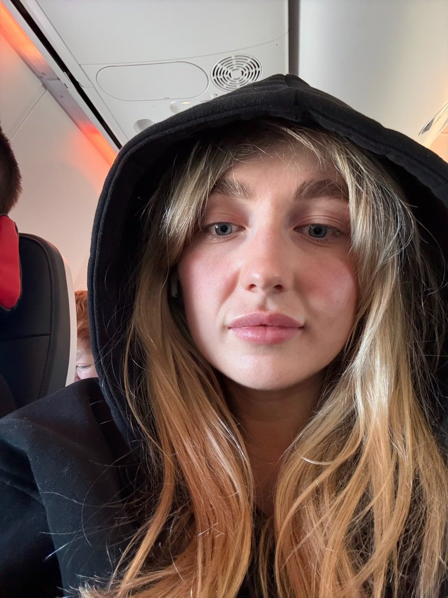 LILY tweet media