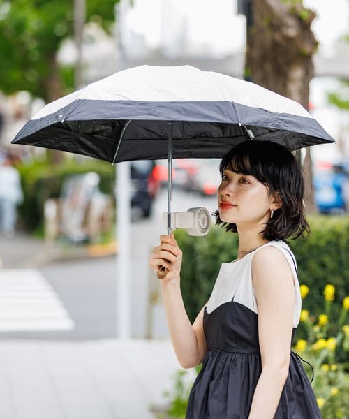 ハンディファン 日傘トールペイント 今年のハンディファンは日傘につけられるのを狙っています🫣 ←LAKOLE