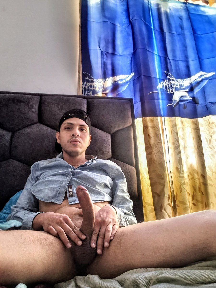 DonPirobo69's tweet photo. Buenos días perritas 🌞
¿Será muy temprano comer culito? 😈 https://t.co/LwdyD8IXD1