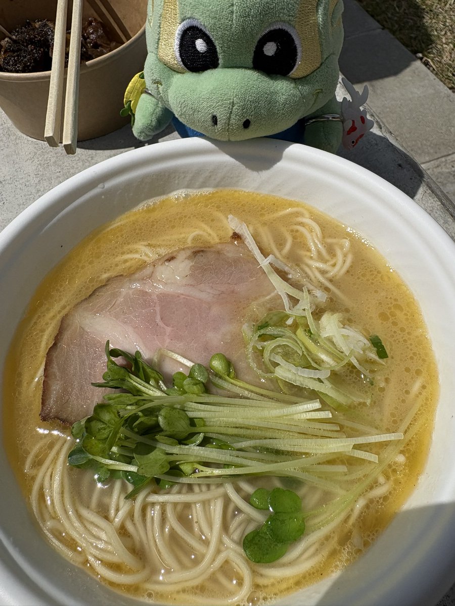 saoさん tweet media