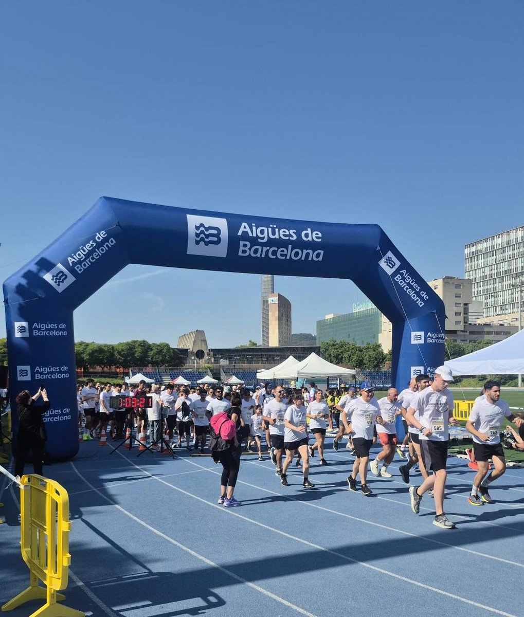 FelipeCamposlh's tweet photo. La Carrera de las Capacidades és una iniciativa que posa en valor la diversitat, la inclusió i la igualtat d’oportunitats a través de l’esport.

És un orgull que @aiguesbcnclient hi col·labori amb punts d’avituallament sostenible, contribuint a una jornada compromesa amb les persones i amb un futur més inclusiu.