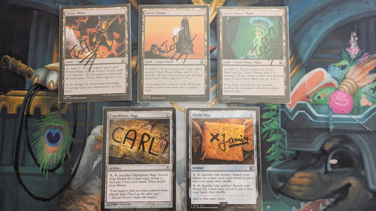 MangoLorwinen's tweet photo. #RCPrague @CardmarketMagic crew 
@Carlmarket_ @Jammin__two @ToffelMTG 
Thanks for signing my tron with maps 👍🖐️ https://t.co/8V6lbb5iHC