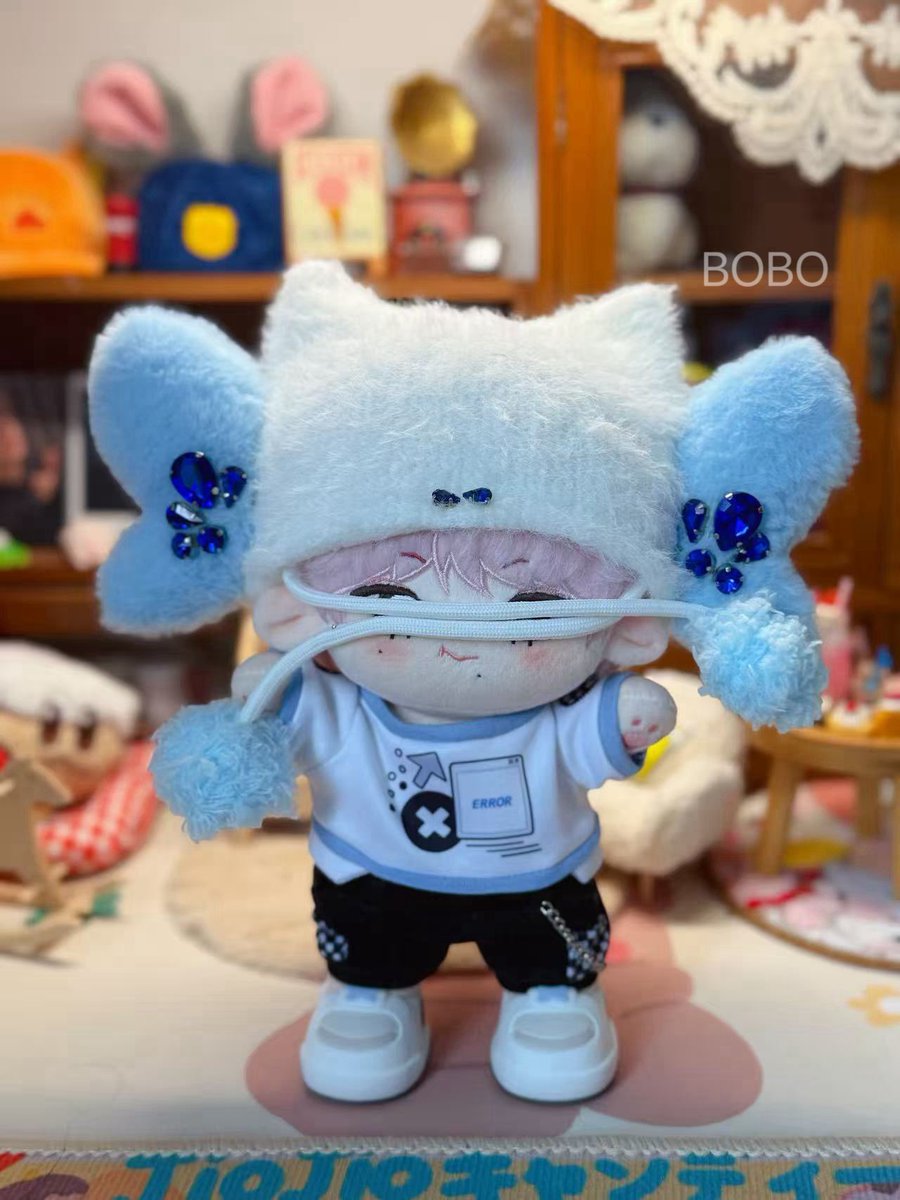 hyun06jun_bb's tweet photo. Oops…but it is soooo cute 😬 
#HYUNJUN #현준 #SMTR25 https://t.co/kx3v9XVCDW