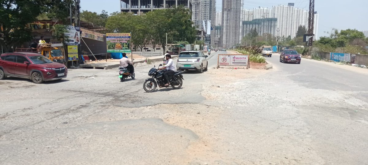TellapurN's tweet photo. @tg_governor @revanth_anumula @TelanganaCMO @TelanganaCS @MC_Cyberabad @GummallaSrijana @collector_srd @ZC_SLP For 6 long years, residents have been pleading for the completion of RR-30 Extension Road. More than 6 precious lives have been lost and countless accidents have occurred. Yet, instead of fixing the road or filling potholes, authorities allow hoardings to generate revenue. Are human lives worth less than advertising income? If another tragedy happens, who will be accountable? #RoadSafety #Tellapur #CompleteRR30ExtRoad @NtvTeluguLive @TV9Telugu @namastetelangan @bigtvtelugu @v6velugu @abntelugutv @eenadulivenews @timesofindia @TimesNow @htTweets @the_hindu @ZeeNews @TOIHyderabad