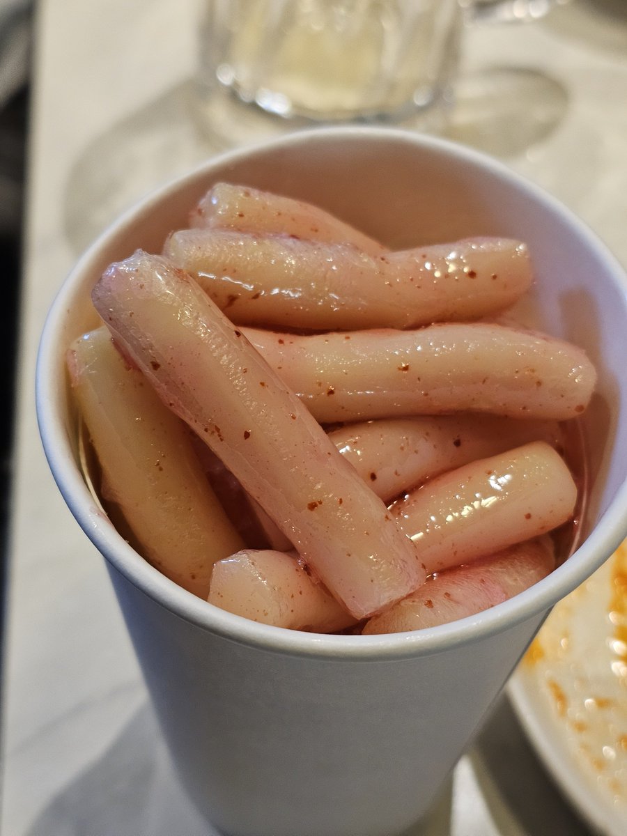 marlang809's tweet photo. 얘들아 아줌마 컵떡볶이 잘만들었지 https://t.co/0pm0ZUodEX