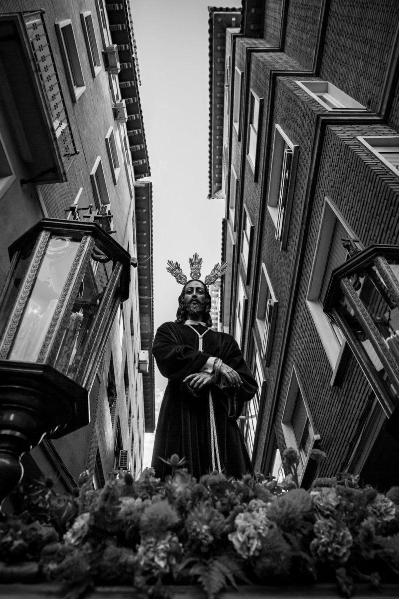 HumildadZgz's tweet photo. DOMINGO DE HUMILDAD - FESTIVIDAD DE LA SANTÍSIMA TRINIDAD

"Él me glorificará, porque recibirá de mí lo que os irá comunicando. Todo lo que tiene el Padre es mío. Por eso os he dicho que tomará de lo mío y os lo anunciará". 
(San Juan 16, 12-15).

📸 Mario Pastor

#Humildadzgz https://t.co/L2OnqmANml