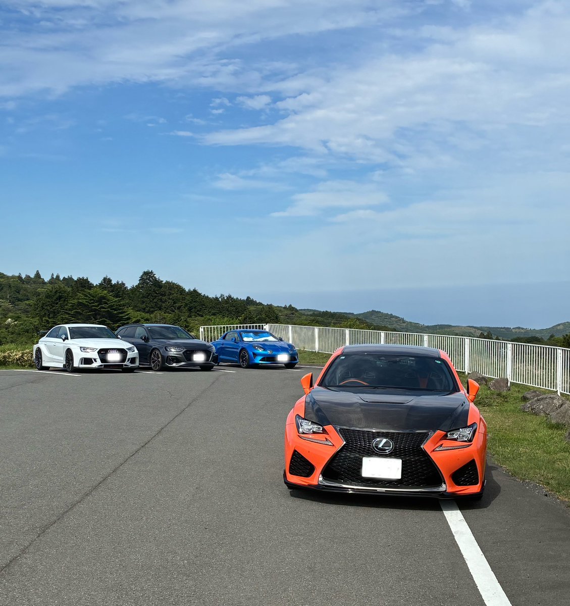 ta21118's tweet photo. いつもの集い
今日は混雑してました https://t.co/E9dmUrELye
