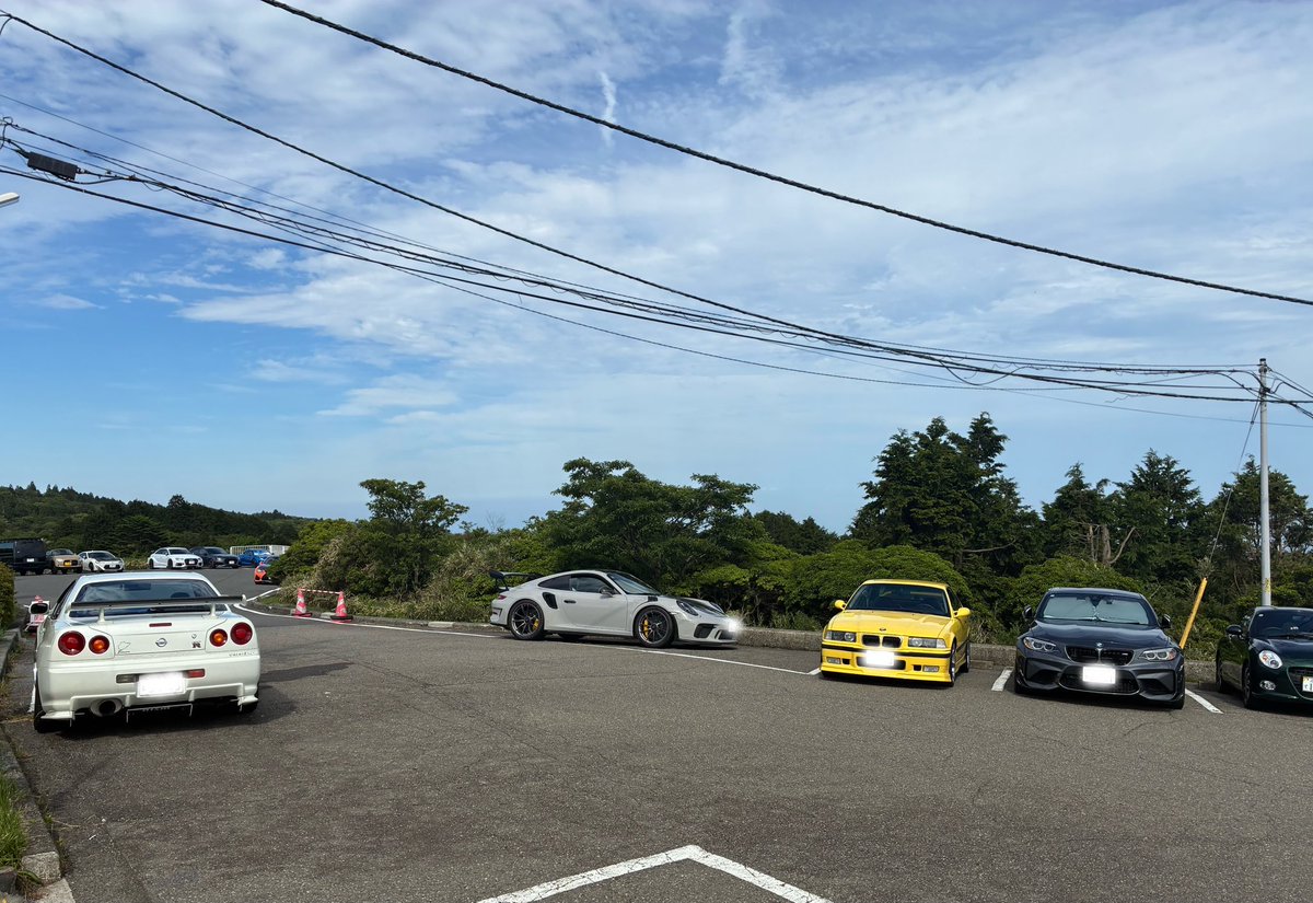 ta21118's tweet photo. いつもの集い
今日は混雑してました https://t.co/E9dmUrELye