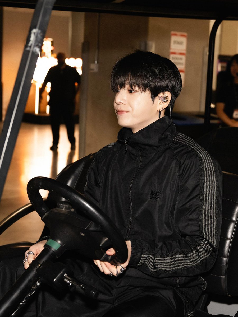 jeonIves's tweet photo. he’s so cute https://t.co/B48f4FaRyJ