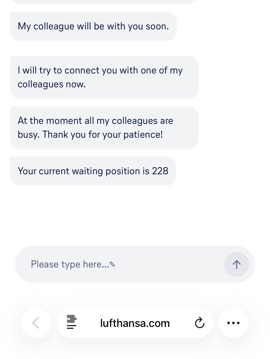 dsnptrvc's tweet photo. 3/6 I first tried Lufthansa’s live chat, only to discover I was #228 in the queue. (Screenshot attached)

There was no chance of getting help in time, so I had to call support instead. https://t.co/0IKSqZGtKy
