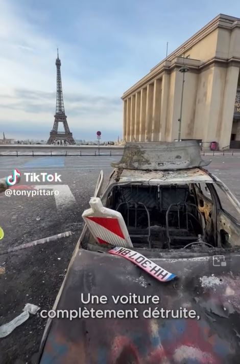 KimbassaRene's tweet photo. La victoire du #PSG doit être un moment de joie, pas d'émeutes, les Français n’en peuvent plus de ces scènes de chaos #Trocadéro

Seul le RN a la volonté politique de vous protéger en rétablissant  l’autorité de l’État partout, en toutes circonstances

https://t.co/qp1811KFQz https://t.co/yQQEwxjmpz