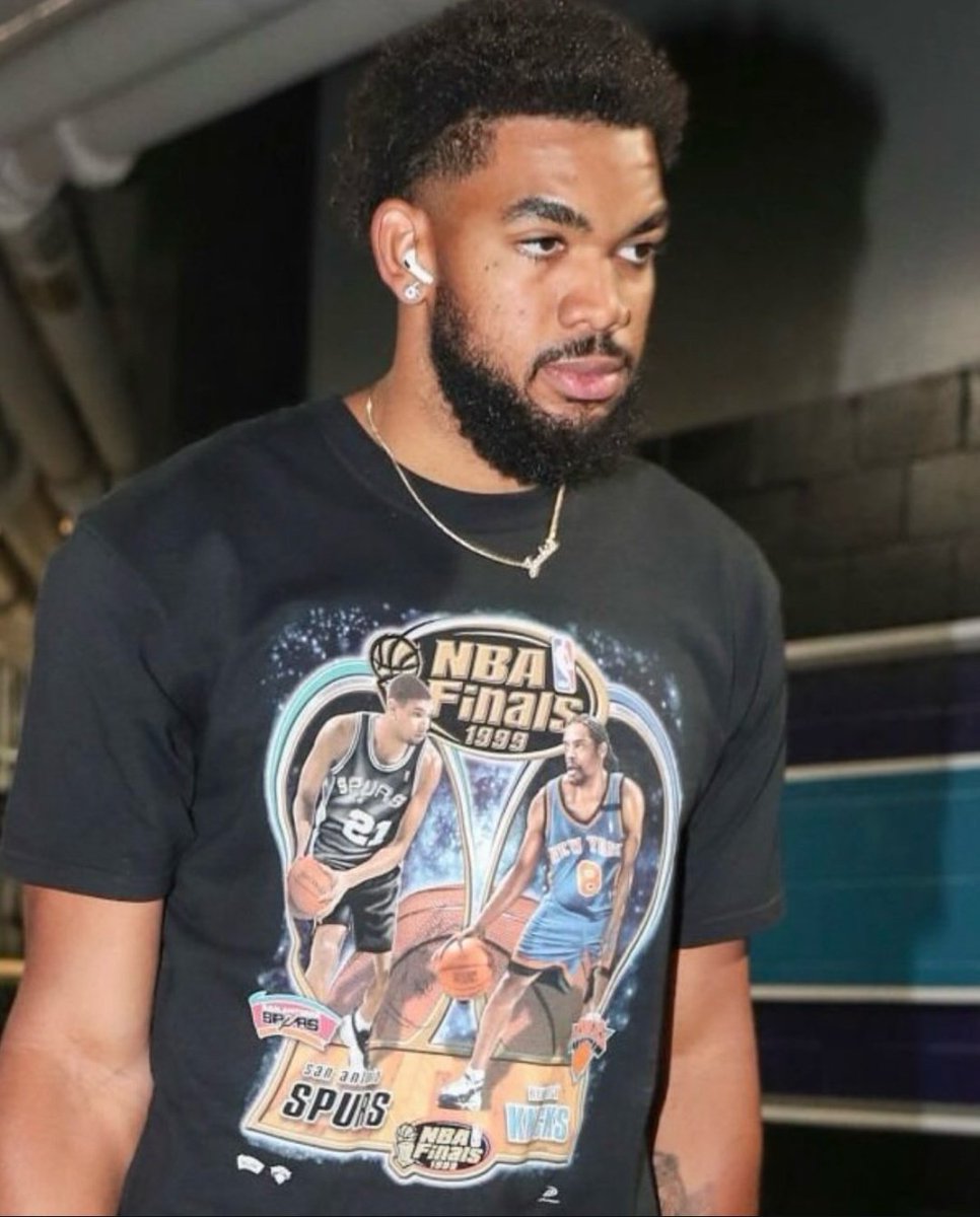 TripDoubleES's tweet photo. Ya tenemos NBA FINALS!!! 🏆🏀 (y KAT lo sabía antes que nadie -mirad su camiseta-).

¿Con quién vas? 🤔 https://t.co/ccBY40UKMX