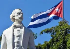 _NOALCOMUNISMO's tweet photo. HAY QUE ESCALAR EN LA OFENSIVA . . . LEAN LA HISTORIA Y TOMEN EL EJEMPLO DE LO QUE HIZO CARLOS MANUEL DE CÉSPEDES, EL PADRE DE LA PATRIA, EN LA CIUDAD DE BAYAMO . . . FURIA Y FUEGO ! ! ! 
En medio de la crisis humanitaria, los cacerolazos en Cuba resonaron durante una nueva noche de protestas
Varias regiones de la isla quedaron completamente a oscuras en una jornada en la cual los cubanos sólo recibieron, como máximo, una hora y media de energía. “Ya estamos perdiendo la cabeza, no aguantamos más”, sostuvo una usuaria en redes sociales