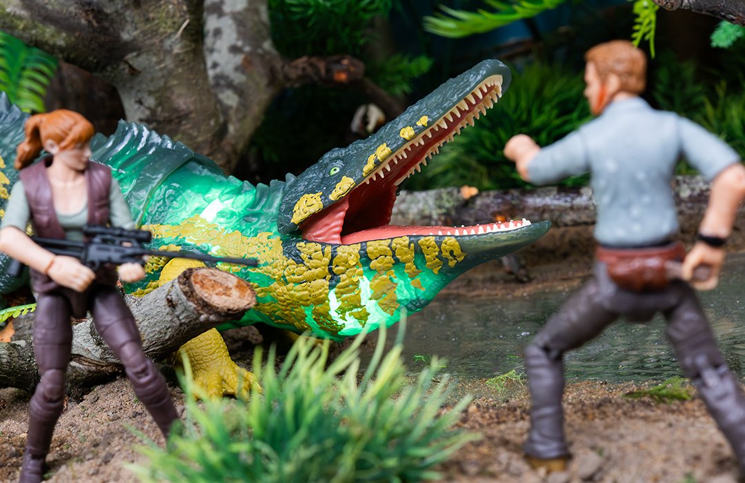 Tom_Jurassic's tweet photo. When reports come in of people going missing in a swamp, Owen Grady and Claire Dearing decide to investigate...but they quickly realise that another genetics company has been releasing creatures here.

#JurassicPark #JurassicWorld #ToyPhotography https://t.co/u6i2LsiFCG