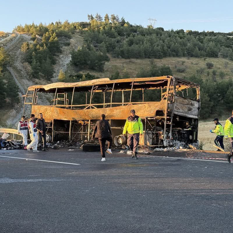 cerman_abdullah's tweet photo. Denizli Sarayköy’de meydana gelen; 9 aylık bir yavrumuz ile birlikte 8 vatandaşımızı hayattan koparan elim trafik kazası yüreklerimizi yaktı. 

Yaşamını yitiren yurttaşlarımıza Allah’tan rahmet, acılı yakınlarına başsağlığı diliyor; 33 yaralımıza acil şifalar temenni ediyorum. https://t.co/inNj1JHabA
