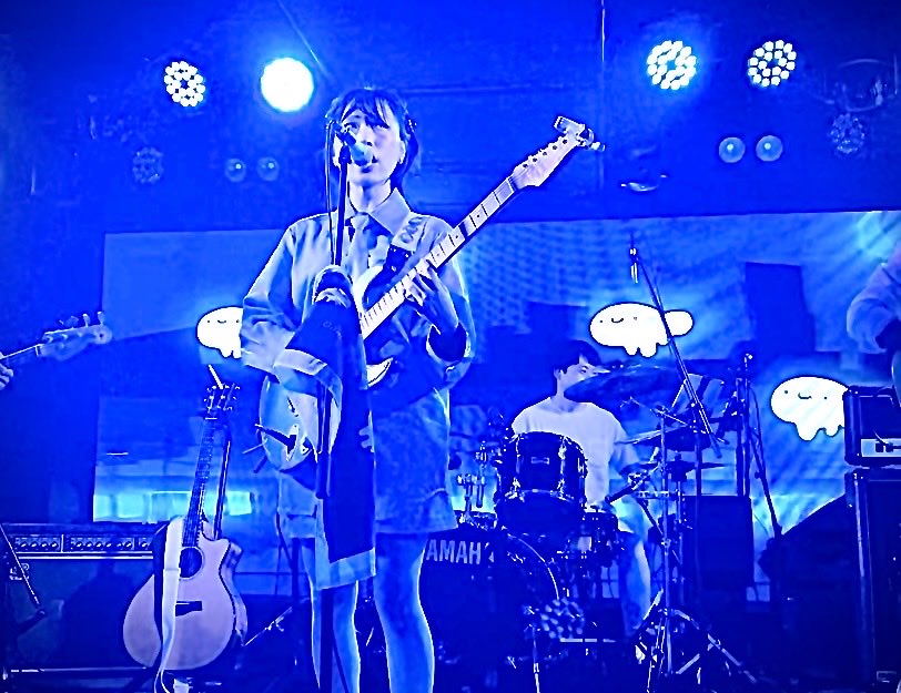 Takuya65950479's tweet photo. 人生初のライブが #Yukka のワンマンライブ。あれから六年。今日の　#幽霊電車　のステージは一瞬で駆け抜けた超特急でした。次の停車駅はノルウェー 🇳🇴。
すごいなぁ！
 #YukkaRailway #Yukka_731 https://t.co/XJj0Udduc8