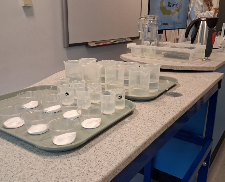 ErdingtonHallPS's tweet photo. Year 4 are not only Times Tables Rock Stars, they’re scientists too! ⭐🔬

After an inspiring visit to @Thinktank_Muse, pupils explored chemical changes and developed their scientific knowledge and curiosity.

#STEM #CulturalCapital #PrimaryScience @Summit_LT https://t.co/vqH6Ji05op