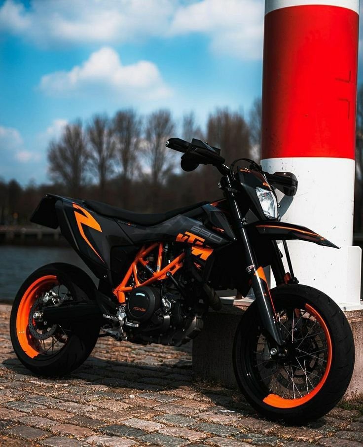 MoreMotorcycles's tweet photo. #KTM SMC 690R https://t.co/0vrmyj7ooO