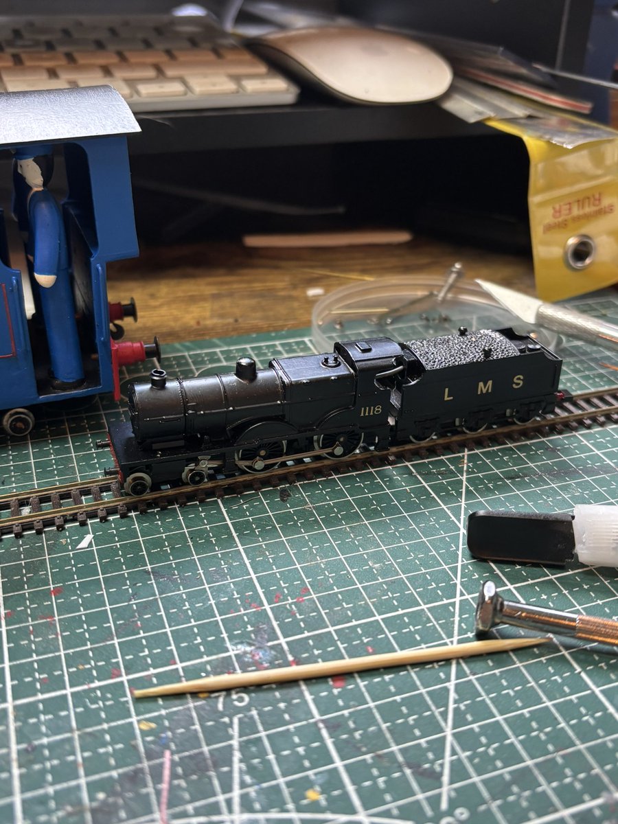 Fidosmodels's tweet photo. Update:- N gauge locomotive works:-
Glynn:- work is progressing well on his body work. 
Molly:- the railway has received the locomotive which will be turned into molly soon
Stephen:- has had his body primed ready to start the paint work soon. https://t.co/MilmKol9wF
