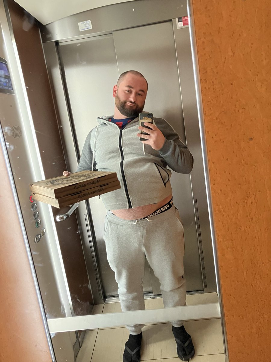 tomfaft's tweet photo. I can’t stop stuffing myself 🐷 https://t.co/d2NazWlaob