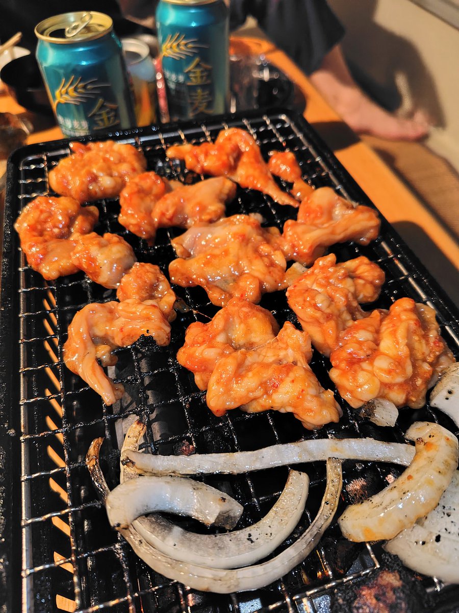 ebiRider21's tweet photo. 昨日は久々ベランダ焼肉🍻

やっぱホルモン最高やな😋

たまたま足立区の花火大会だったらしく、音が良く聞こえて来た🎆

#晩酌
#家飲み
#焼肉
#ホルモン
#イワタニ炙りや https://t.co/VKrDtOOgBS