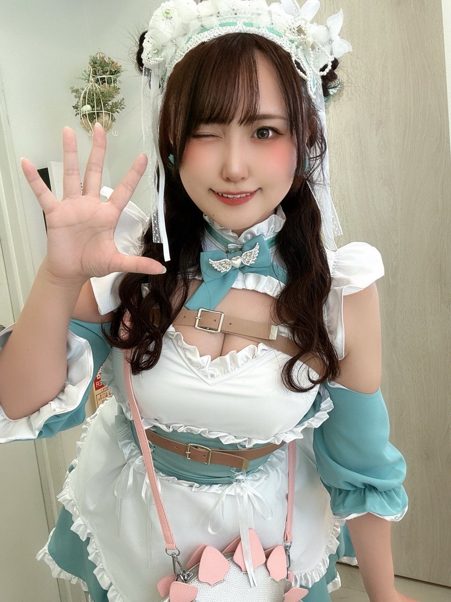 chika_minase's tweet photo. BLUE EGG本店お給仕、
沢山のご帰宅ありがとうございました🩵

オープンからずっといてくれた方がいたり、私の為に時間を作って来てくれた方がこれだけいることが本当に幸せ🥲🫶
差し入れやシャンパンとっても嬉しいです😭

今回来れなかった人もまたのタイミングでね！
来月は名古屋店！よしなに♡ https://t.co/HJ8dvXgIQq