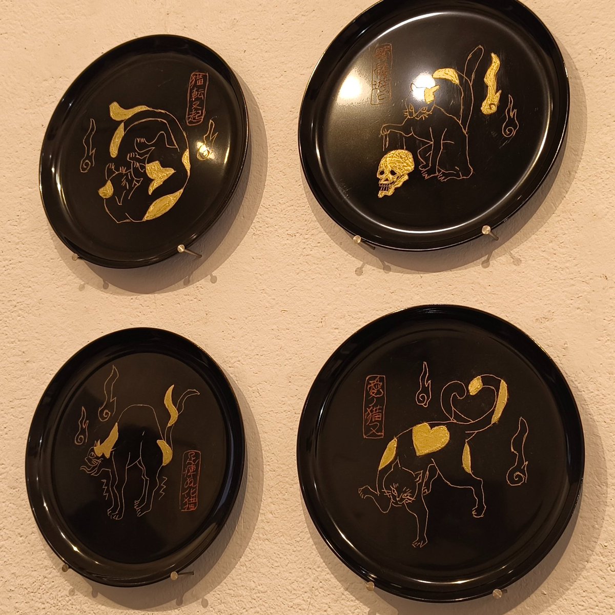 金のニャンコ様〜！この顔たまらんですね😂癒し〜！