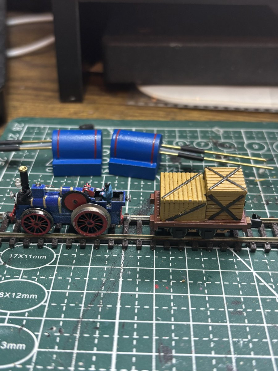 Fidosmodels's tweet photo. Update:- N gauge locomotive works
Fergus/truck:- paint work almost complete on the wagon with the motor in it for Fergus and a few more bits left to do on Fergus. https://t.co/Zx22ZgVXBg