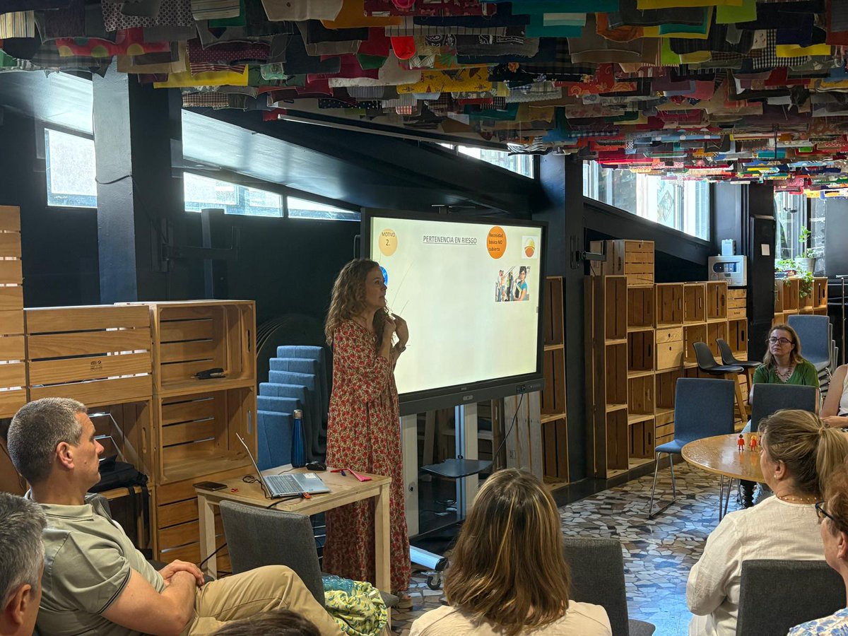 TanvAsoc's tweet photo. Ayer, 30 de mayo,.Nuestra Asamblea General anual de asociados, junto con un Encuentro de Familias en Madrid.Compartimos experiencias y aprendimos unos de otros. La psicóloga Ángela  Pulido dio una amena e interesantisima charla: el Acompañamiento emocional para hijos con TANV https://t.co/77MomylsWA