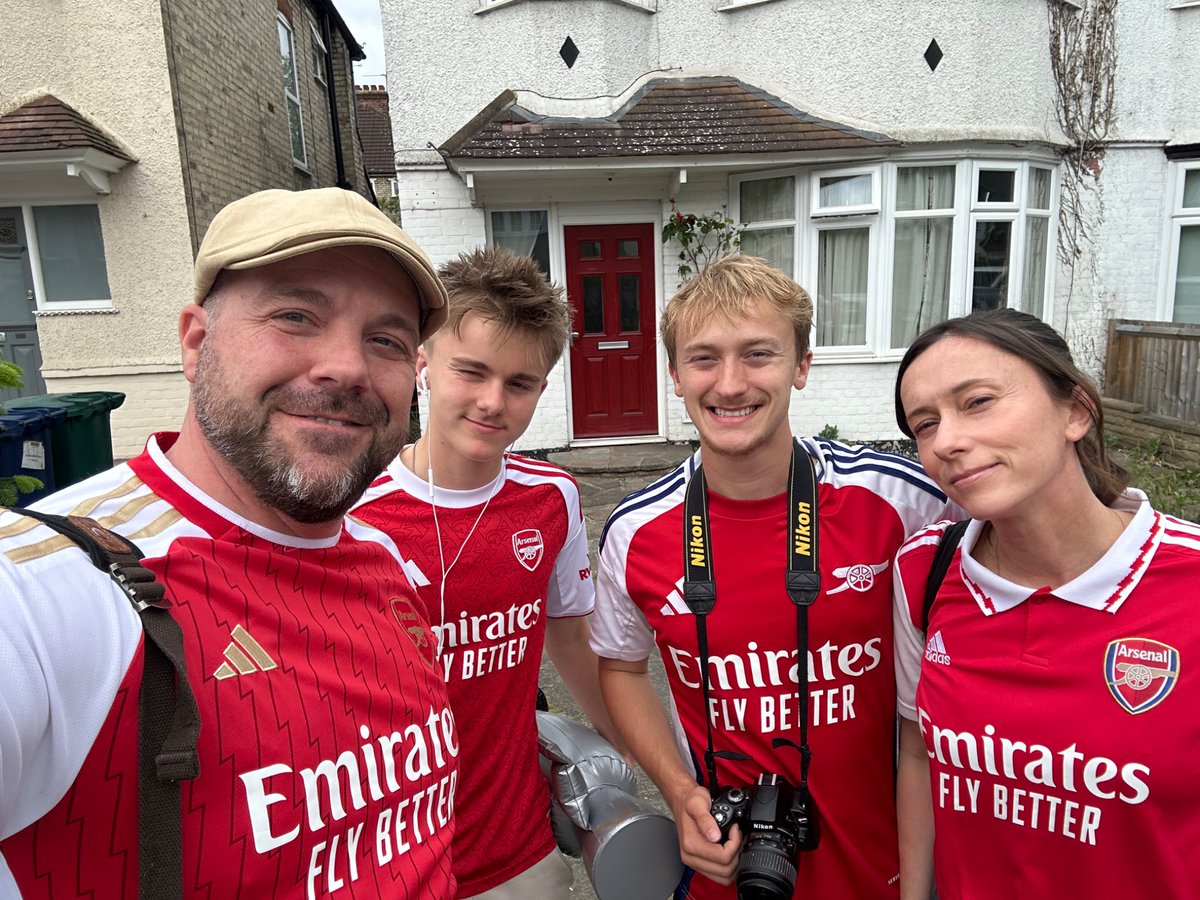 DavidAWilson_'s tweet photo. Parade day! @ArsenalWFC @Arsenal #champions #arsenal https://t.co/T6fGVvYgzL