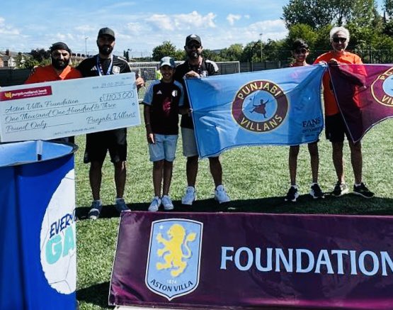 PunjabiVillans's tweet photo. Honoured to present @AVFCFoundation with £1,103 raised by Villa fans from all walks of life at our Vaisakhi presentation at Villa Park!
@AVFCOfficial supports vital health/education work &amp; proudly champions diversity, ethnicity &amp; inclusion🏆
@GhataoraSam @WeAreTheFSA https://t.co/Ip3icGxxvj