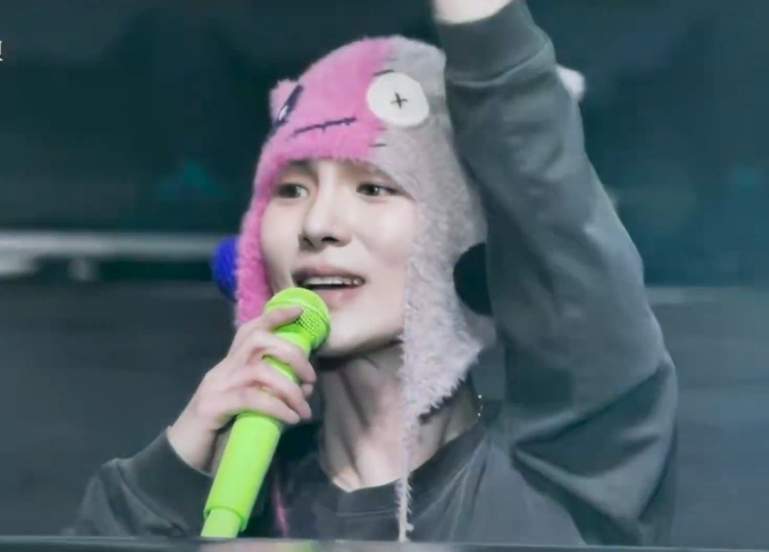 aqua tweet media